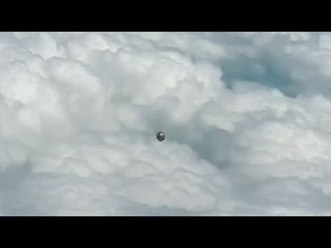 Video Posted on TikTok by a Commercial Pilot: Medellín UFO?