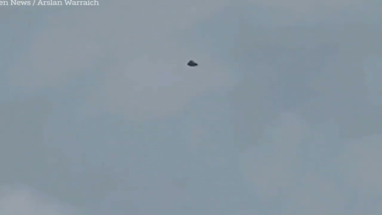 Triangle UFO Hovers Over Islamabad Pakistan