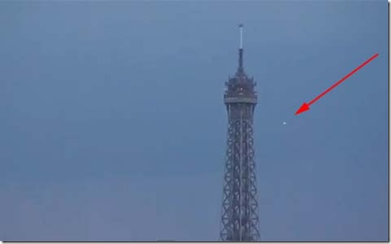 ufo-torre-eiffel