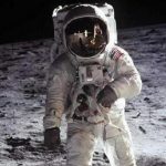 Imagem relacionada a Astronautas da NASA recordarm encontros com OVNIs