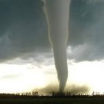 Imagem relacionada a Paredes gigantes poderiam ser construídas para parar tornados