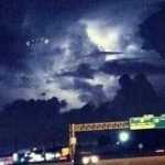 Imagem relacionada a OVNI avistado durante tempestade de chuva em Houston (EUA)