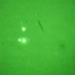 Imagem relacionada a OVNI triangular capturado com equipamento de visão noturna