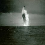 Imagem relacionada a Fotos da Marinha dos EUA mostram OVNIs sobre o Ártico em 1971