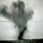 Imagem relacionada a Fotos da Marinha dos EUA mostram OVNIs sobre o Ártico em 1971
