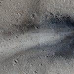 Imagem relacionada a Sonda da NASA mostra queda de OVNI sobre a superfície de Marte