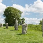 Imagem relacionada a Monumento neolítico encontrado perto de Stonehenge