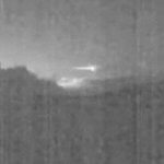 Imagem relacionada a Meteoro filmado próximo a vulcão em erupção