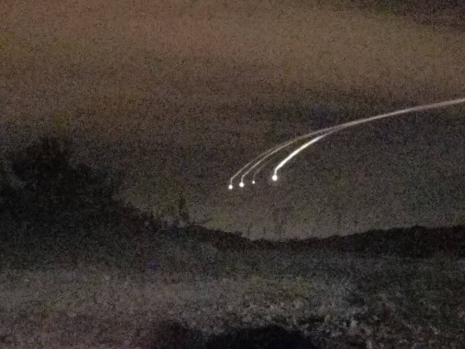 Imagem relacionada a Frota de OVNIs avistados em Goodyear, EUA