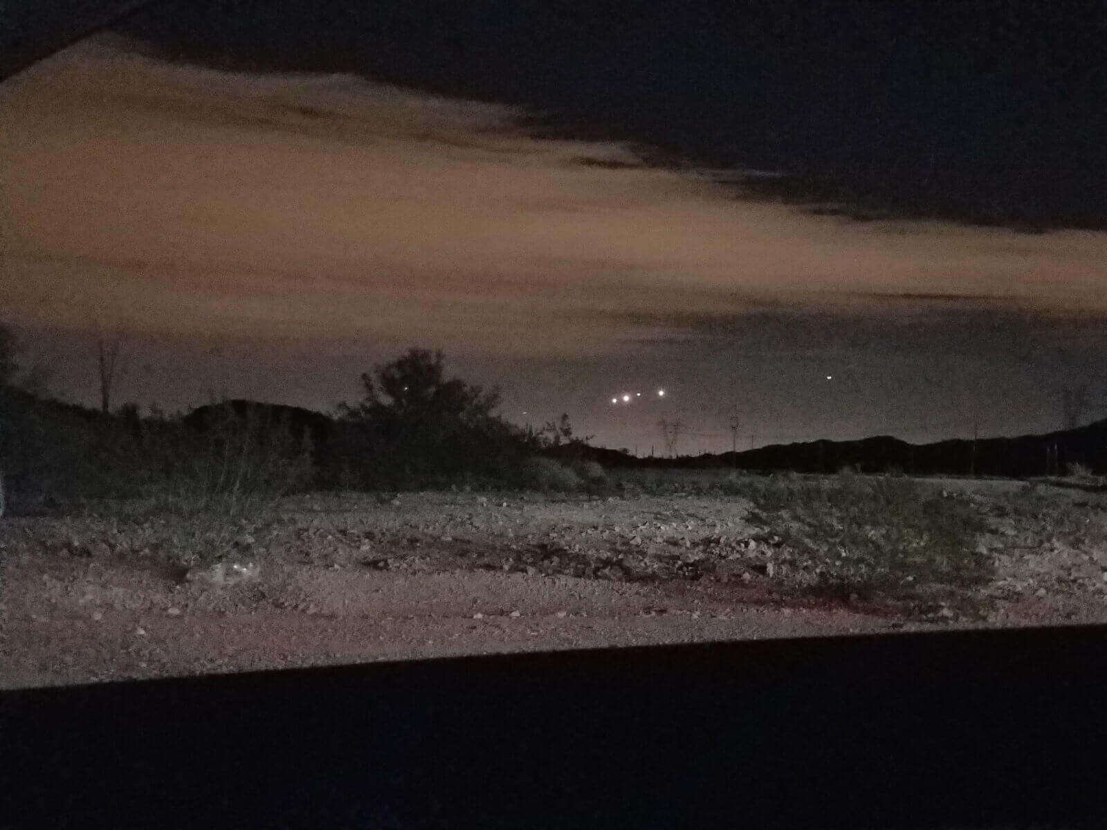 Imagem relacionada a Frota de OVNIs avistados em Goodyear, EUA