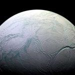 Imagem relacionada a Vida pode ter evoluído nos oceanos de Encélado