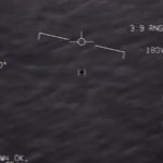 Imagem relacionada a Pilotos da Marinha dos EUA encontram OVNI em novas imagens