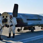 Imagem relacionada a Avião espacial misterioso completa um ano em órbita