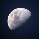 Imagem relacionada a Misterioso tremor na superfície da Lua chama a atenção de cientistas