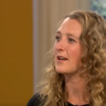 Imagem relacionada a Mulher quer casar e ter bebê com um fantasma