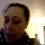 Imagem relacionada a Figura assustadora aparece durante bate-papo em vídeo