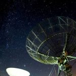 Imagem relacionada a Sinal de rádio estranho e repetitivo é captado no centro da Via Láctea