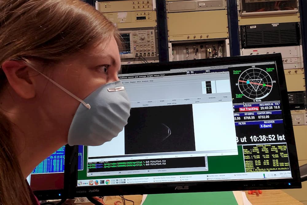 Imagem relacionada a Asteroide próximo da Terra está usando uma 'máscara facial'