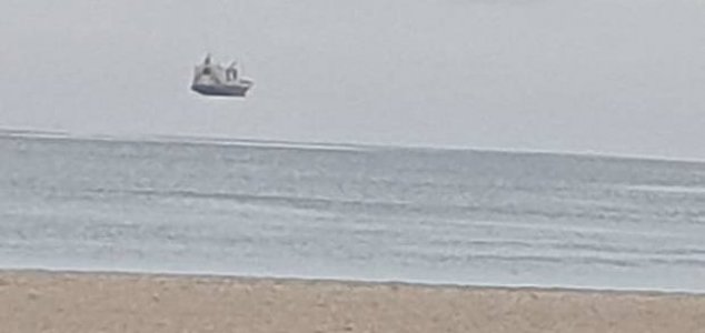 Imagem relacionada a 'Navio voador' filmado em praia da Nova Zelândia