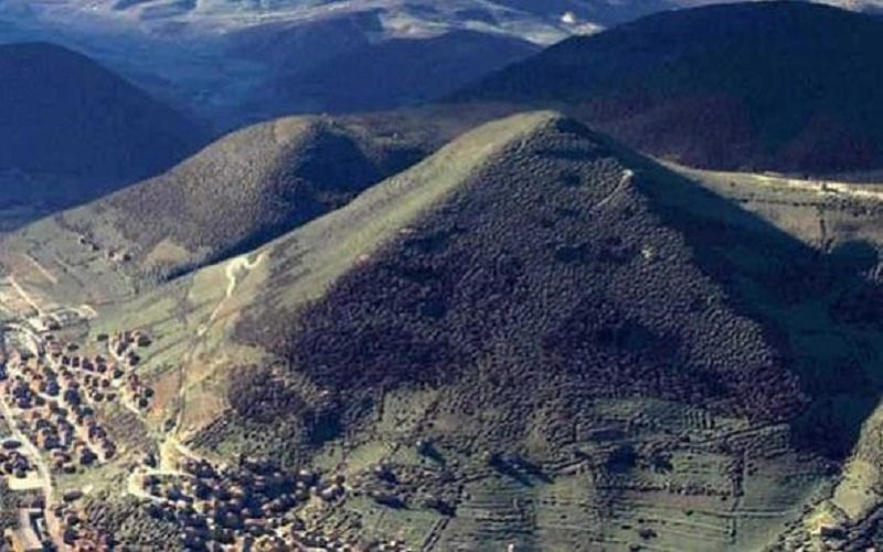 Imagem relacionada a As enigmáticas Pirâmides da Bósnia