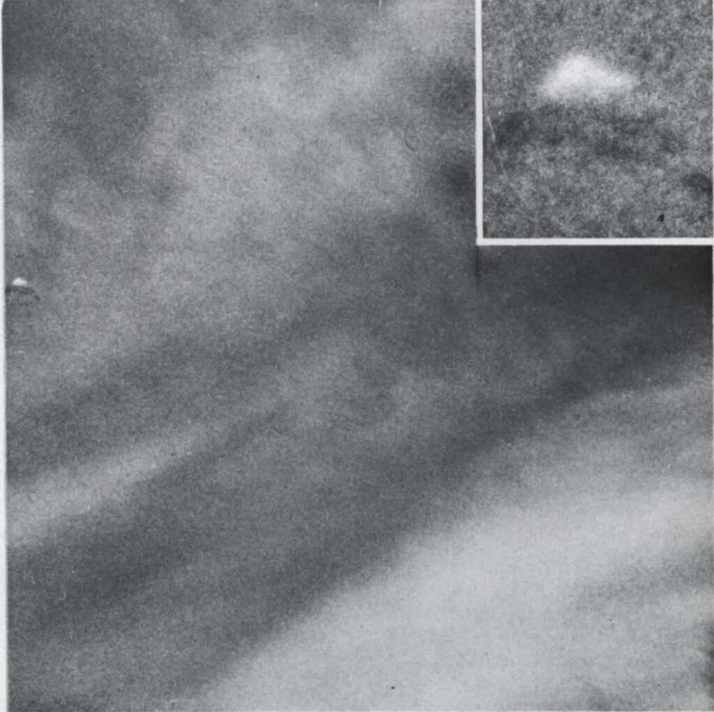 Imagem relacionada a Fotografias de OVNIs inexplicáveis de um garoto de 14 anos em 1973