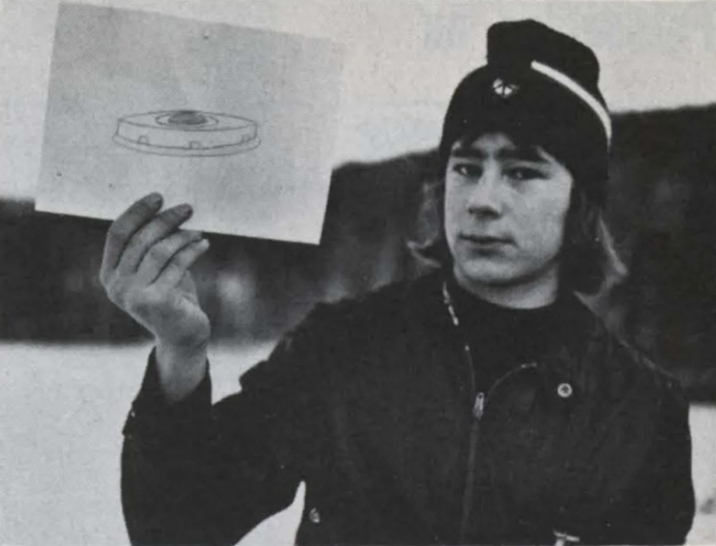 Imagem relacionada a Fotografias de OVNIs inexplicáveis de um garoto de 14 anos em 1973