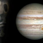 Imagem relacionada a Sonda Juno da NASA fotografa 'rosto' assustador em Júpiter