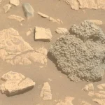 Imagem relacionada a Rover Perseverance encontra rocha coberta de 'bolinhas' em Jezero