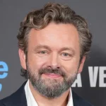 Imagem relacionada a Ator Michael Sheen revela avistamento de UFO na infância: 'Era algo extraordinário'