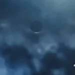 Imagem relacionada a Vídeo militar recém-liberado mostra OVNI discoide sobre o oriente médio