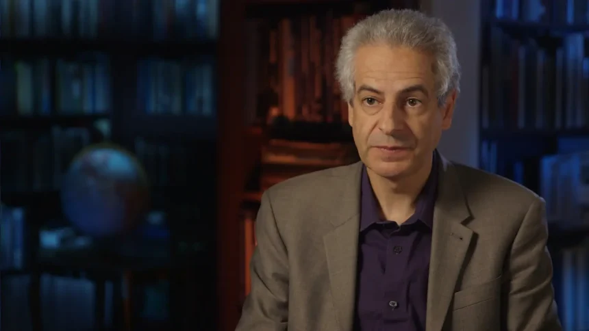 Imagem relacionada a Nick Pope revela diagnóstico de câncer em estágio avançado e se afasta de eventos sobre OVNIs